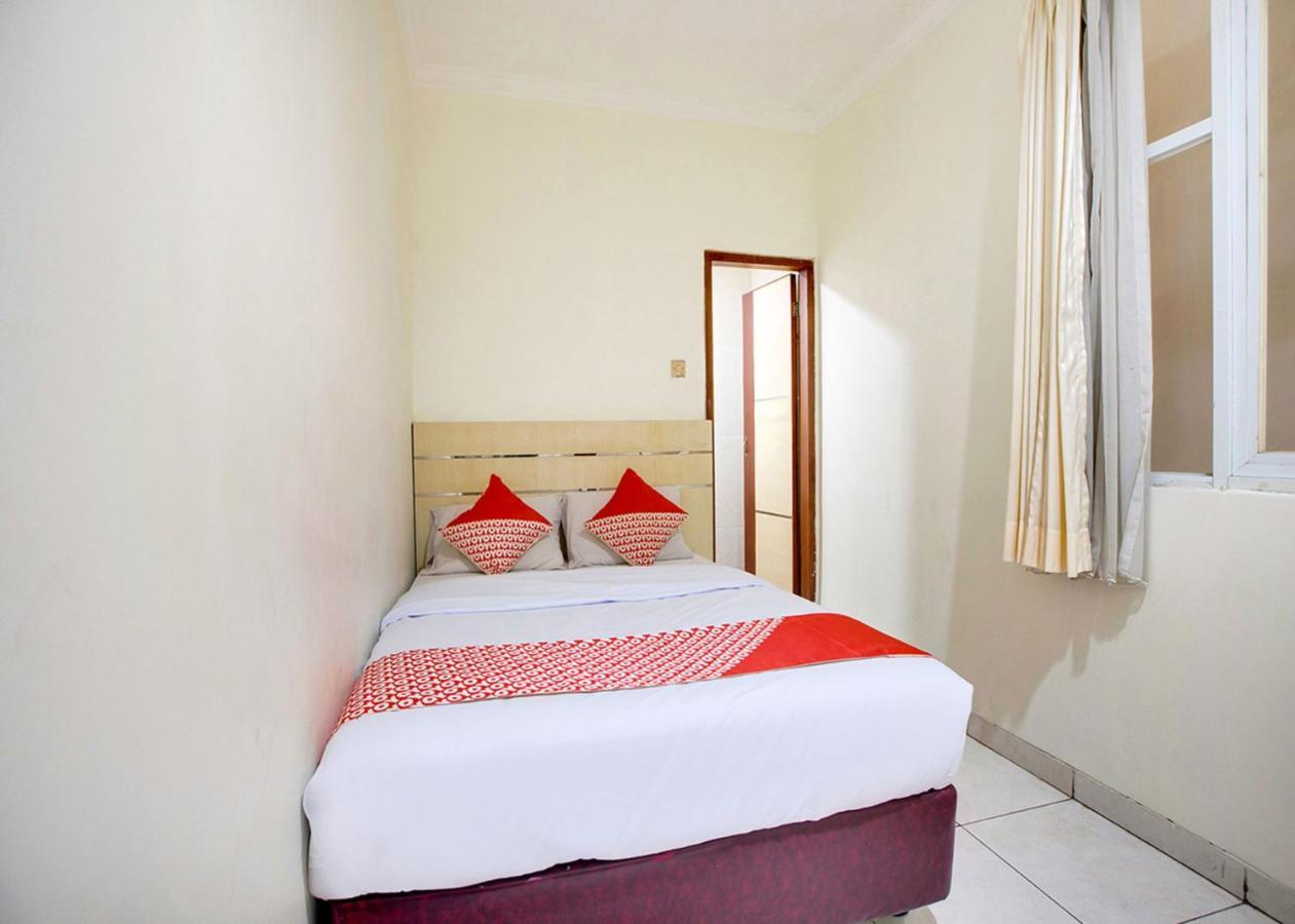 Oyo 2554 Hotel Arimbi Lama Dewi Sartika Bandung Kültér fotó