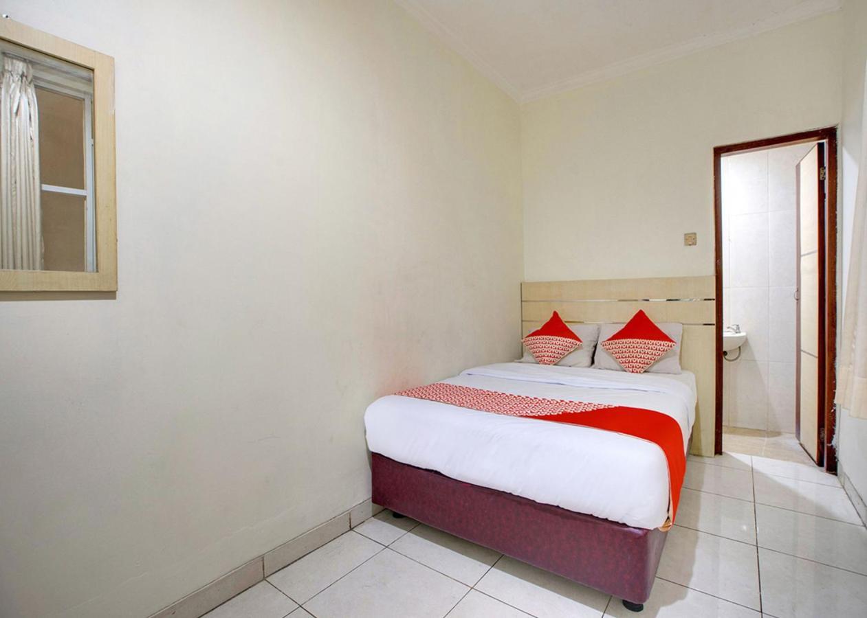 Oyo 2554 Hotel Arimbi Lama Dewi Sartika Bandung Kültér fotó